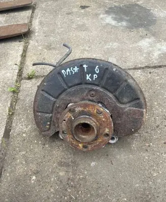 Volkswagen PASSAT B6 Front wheel hub