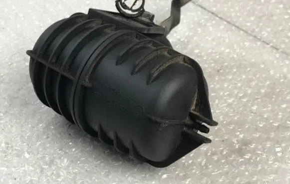 Vacuum air tank