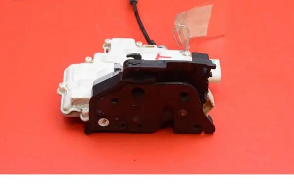 Seat Leon (1P) Rear door lock 1P0839016