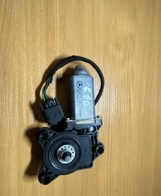 Mercedes-Benz C W203 Wiper motor 119650105 C90