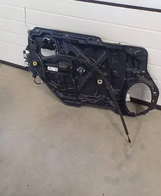 Dodge Charger Front window lifting mechanism without motor 156054322