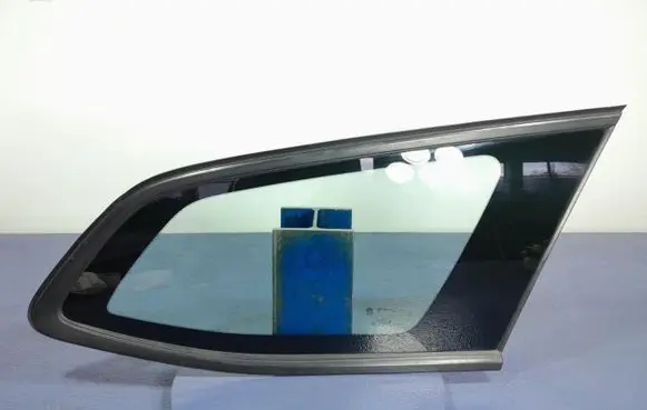 Peugeot 308 Rear side window