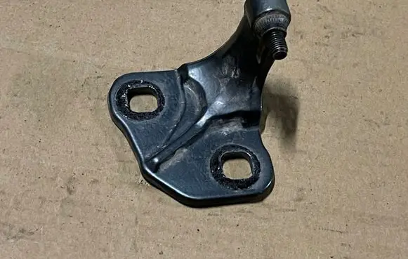 BMW 7 E65 E66 Rear door lower hinge 7017818