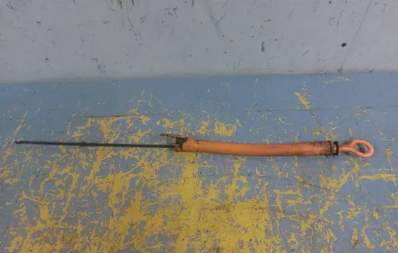 Volkswagen Touran I Oil level dip stick 19752624