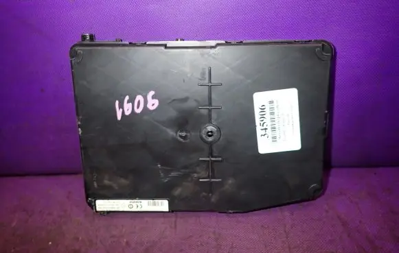 Renault Megane II Fuse box set 8200412548