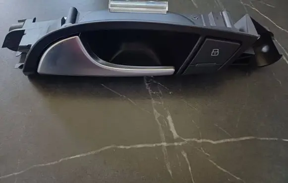 Audi Q7 4L Front door interior handle 4L0837019 SR0484704