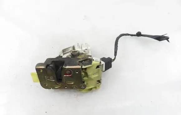 Ford Focus Front door lock XS41A21813CF