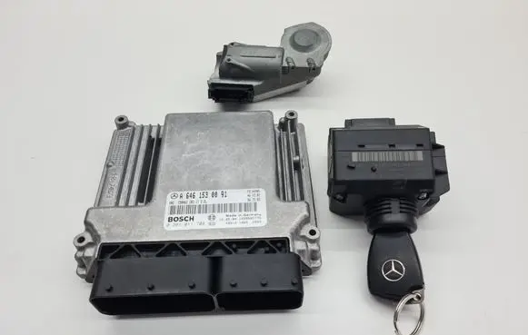 Mercedes-Benz E W211 Engine ECU kit and lock set A6461530091 0281011708 2115451008