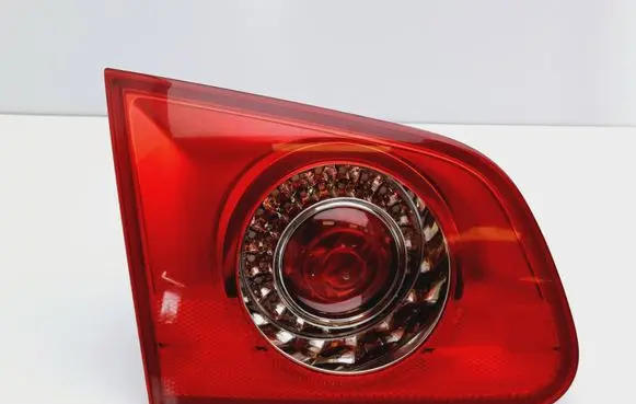 Tailgate rear/tail lights