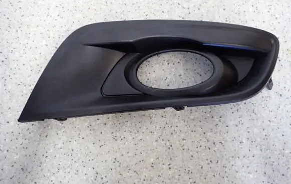 Mazda 3 I Front fog light trim/grill BS3E50C21