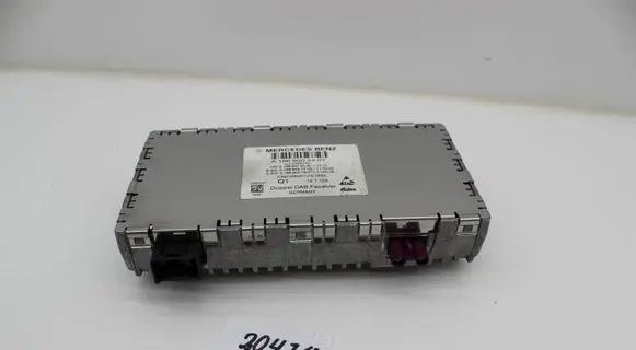 Mercedes-Benz C W204 Antenna control unit A1669003407