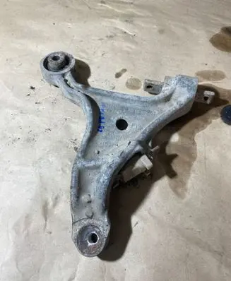 Volvo V70 Front lower control arm/wishbone 9492120 SV66200121