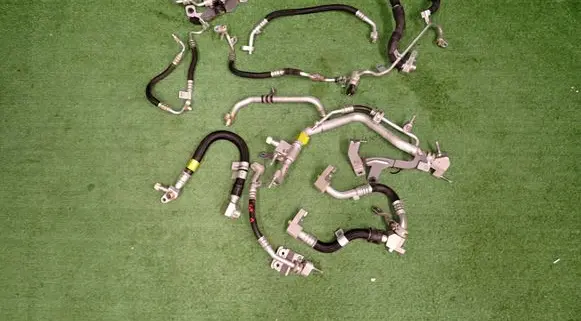 Maserati GranTurismo II Air conditioning (A/C) pipe/hose 