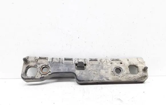 Volvo S90, V90 Fender mounting bracket 31386128