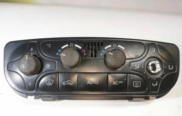 Mercedes-Benz C W203 Climate control unit A2098300085 E543958 9140010497
