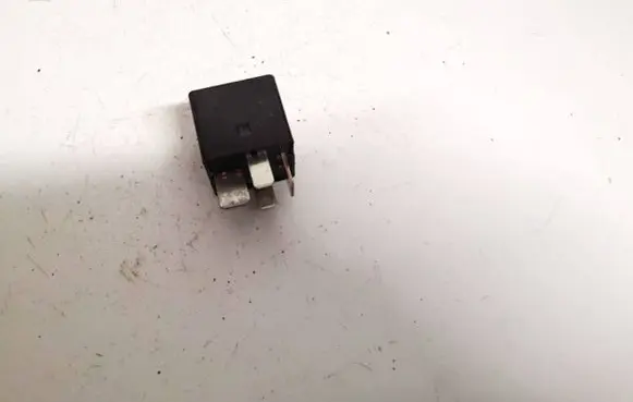 BMW 1 E81 E87 Other relay 61366901469 v23136-j6-x48