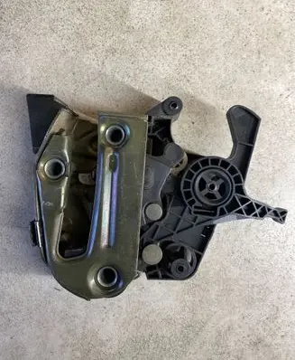 Volvo XC70 Seat back rest lock catch 