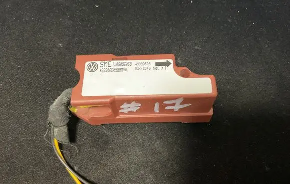 Skoda Octavia Mk1 (1U) Airbag deployment crash/impact sensor 1J0909606B 5WK42340