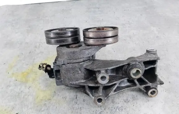 Opel Meriva A Generator/alternator bracket 897264512