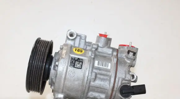 Volkswagen Golf VII Air conditioning (A/C) compressor (pump) 5Q0816803