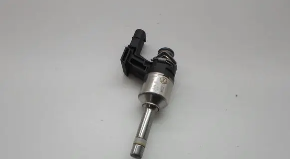 Volkswagen Cross Polo Fuel injector 03F906036B CBZ