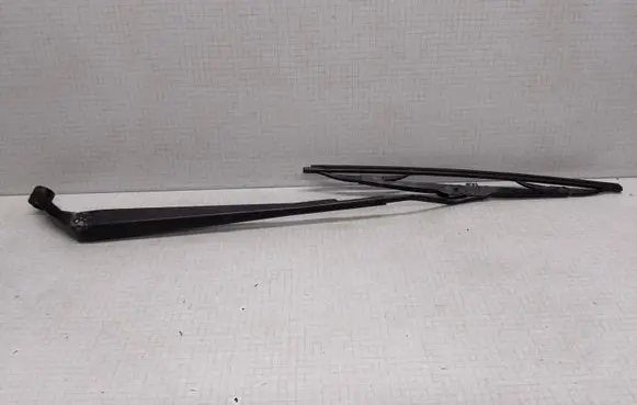 Toyota Corolla E120 E130 Front wiper blade arm 8521112010