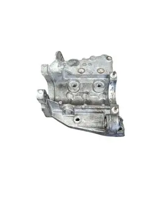 Engine mounting bracket