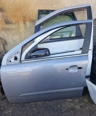 Opel Astra H Front door 