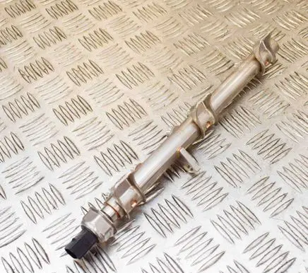 BMW 3 E90 E91 Fuel main line pipe 7562474