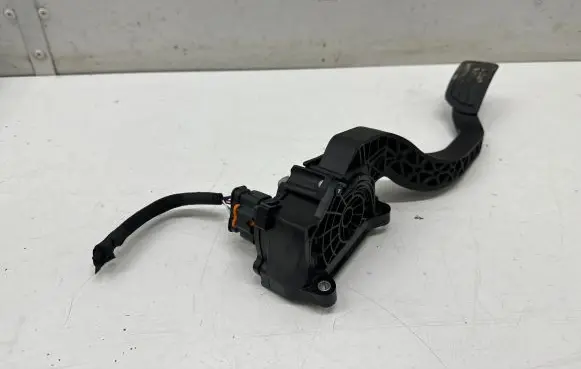 Opel Grandland X Accelerator throttle pedal 86ET383175275