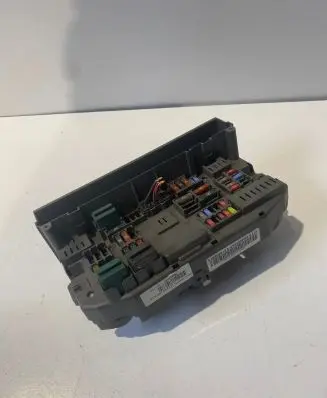 BMW X5 E70 Fuse module 518966010B 693169003 055599663169003