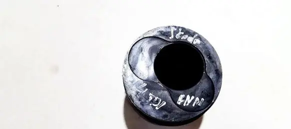 Skoda Roomster (5J) Piston 79l74