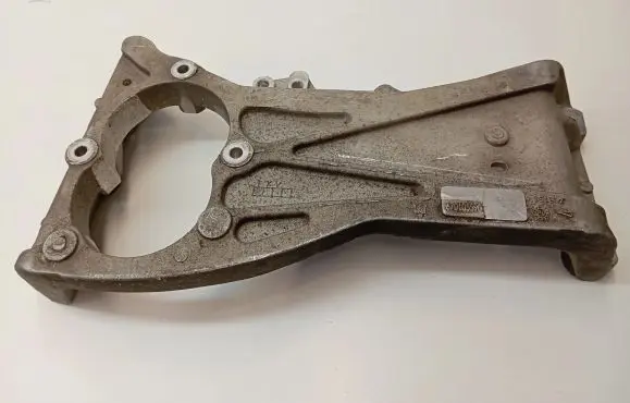 Maserati Levante Gearbox mounting bracket 670105590