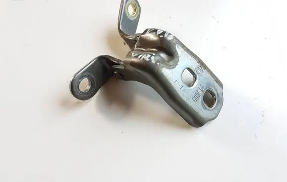 Opel Astra K Front door upper hinge A046057