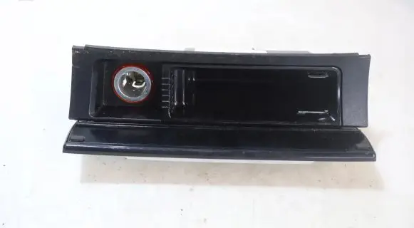 Volkswagen PASSAT B7 USA 12 V Socket (front) 