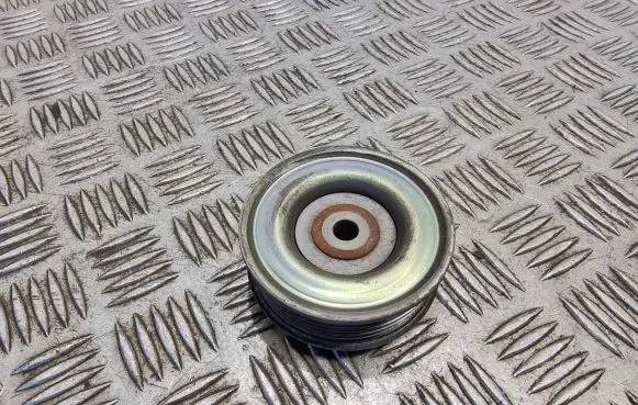 Toyota Avensis T250 Belt tensioner pulley 