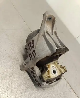 Engine mount bracket