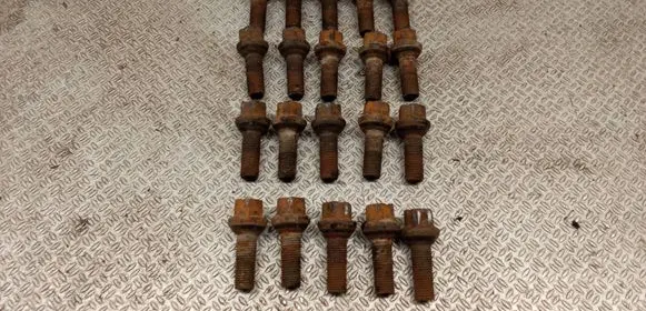 Volkswagen Transporter - Caravelle T4 Nuts/bolts 