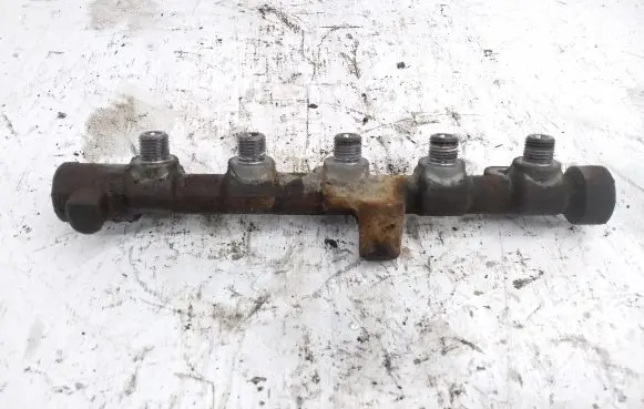 Renault Trafic II (X83) Fuel main line pipe 8200954113A H8200839258 0445214196
