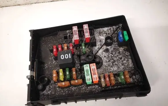 Volkswagen Caddy Fuse box set 1K0937806D 1K0937125D