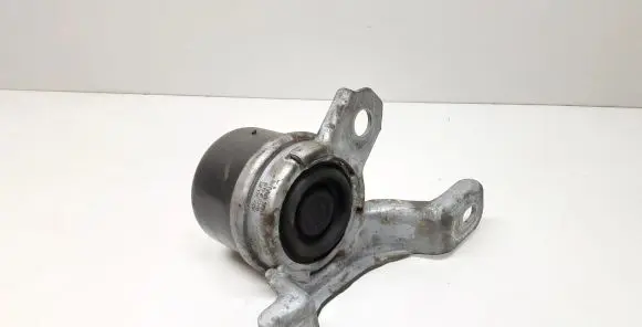 Volvo XC60 Engine mount bracket 30671245 6G926F012DD