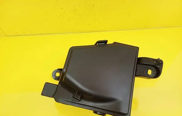 Dacia Logan I Fuse box cover 8200738816 8200738818