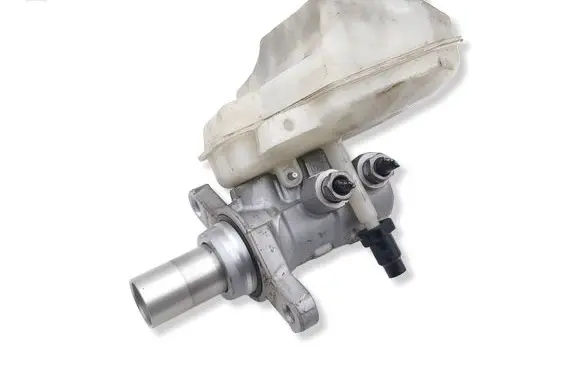Land Rover Evoque II Master brake cylinder A426K