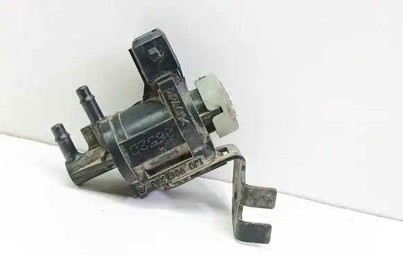 Volkswagen PASSAT B5.5 Turbo solenoid valve 1J0906283A