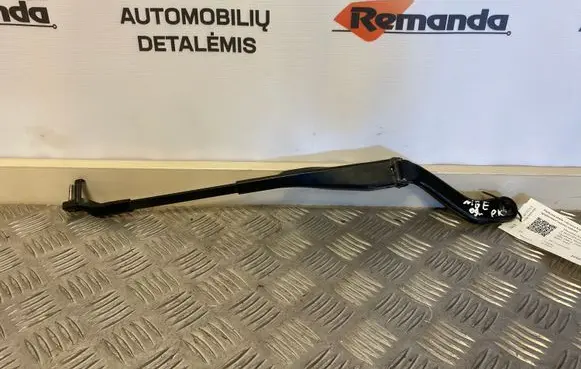 Mercedes-Benz E W212 Front wiper blade arm A2118201544