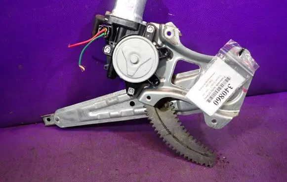 Nissan Versa Rear door window regulator with motor 82731AX00A