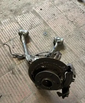 Mercedes-Benz ML W163 Rear wheel hub spindle/knuckle 