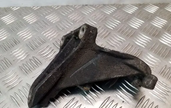 Volvo S70 V70 V70 XC Engine mounting bracket 074199275