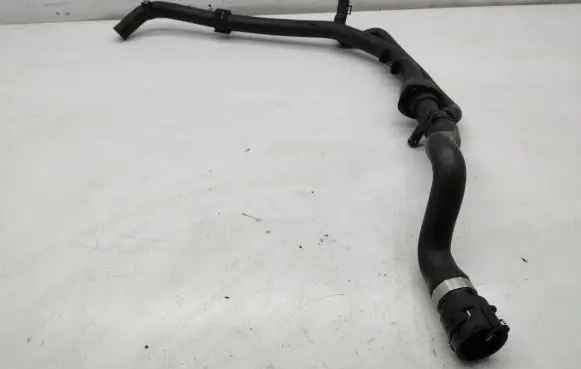 Volkswagen PASSAT B7 Coolant pipe/hose 