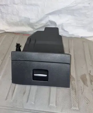 Ford Mondeo MK IV Glove box 0660900301